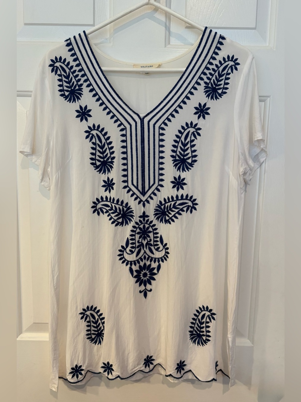Women's Solitaire Swim White Size L Swimsuit Cover Up  Blue Embroidered